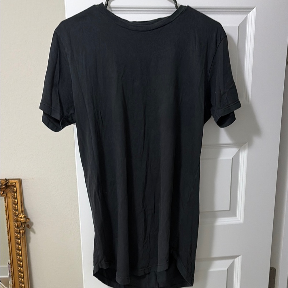 Men’s black cotton tee